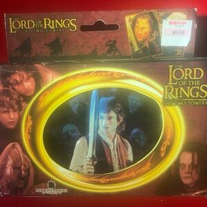 The Lord Of The Rings Playing Cards in Collectible Tin!
Bicycle Brand! - New!